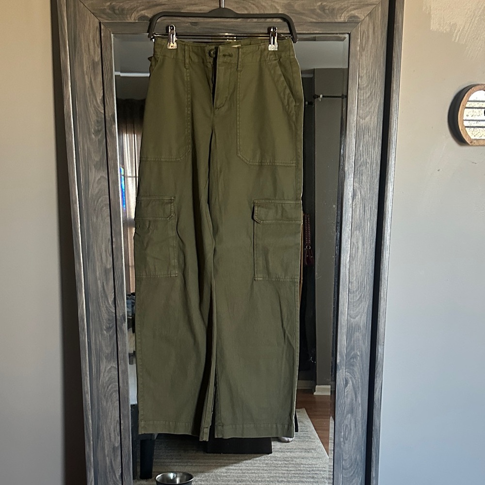 Women’s  Olive Cargo Pants